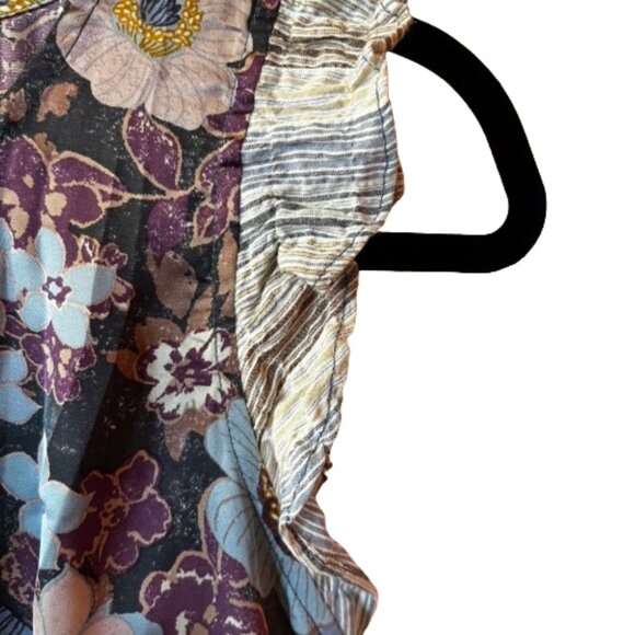 Peplum top with flutter sleeves - Picture 6 of 8